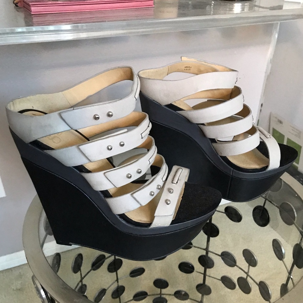 GX by Gwen Stephani size 9.5 platforms